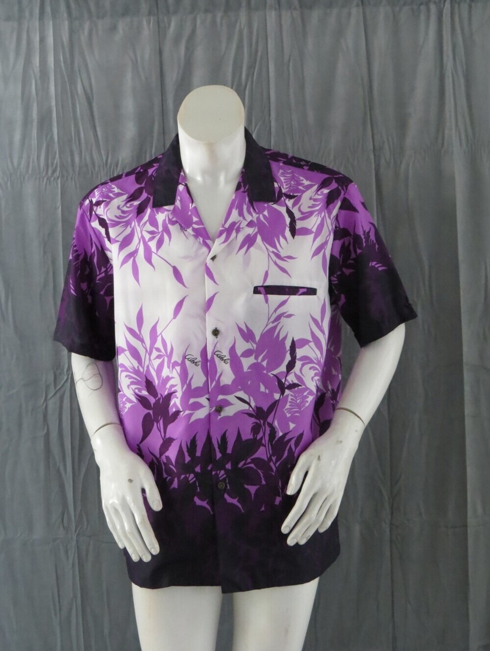 Vintage Hawaii Men's Purple Floral Short-Sleeve Button-Down Shirt